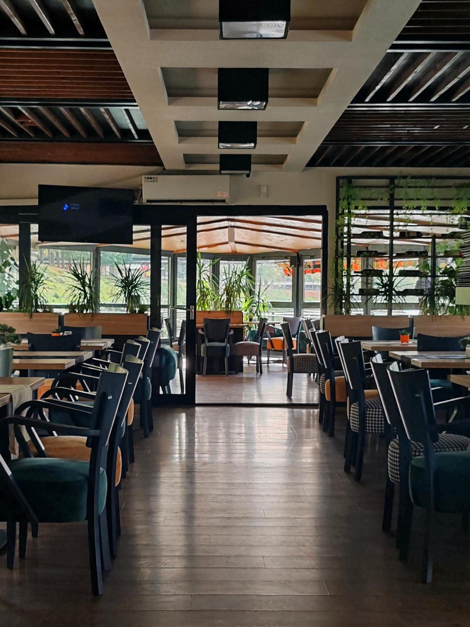 Cruiser Restoran Ćuprija Eksteriør bilde